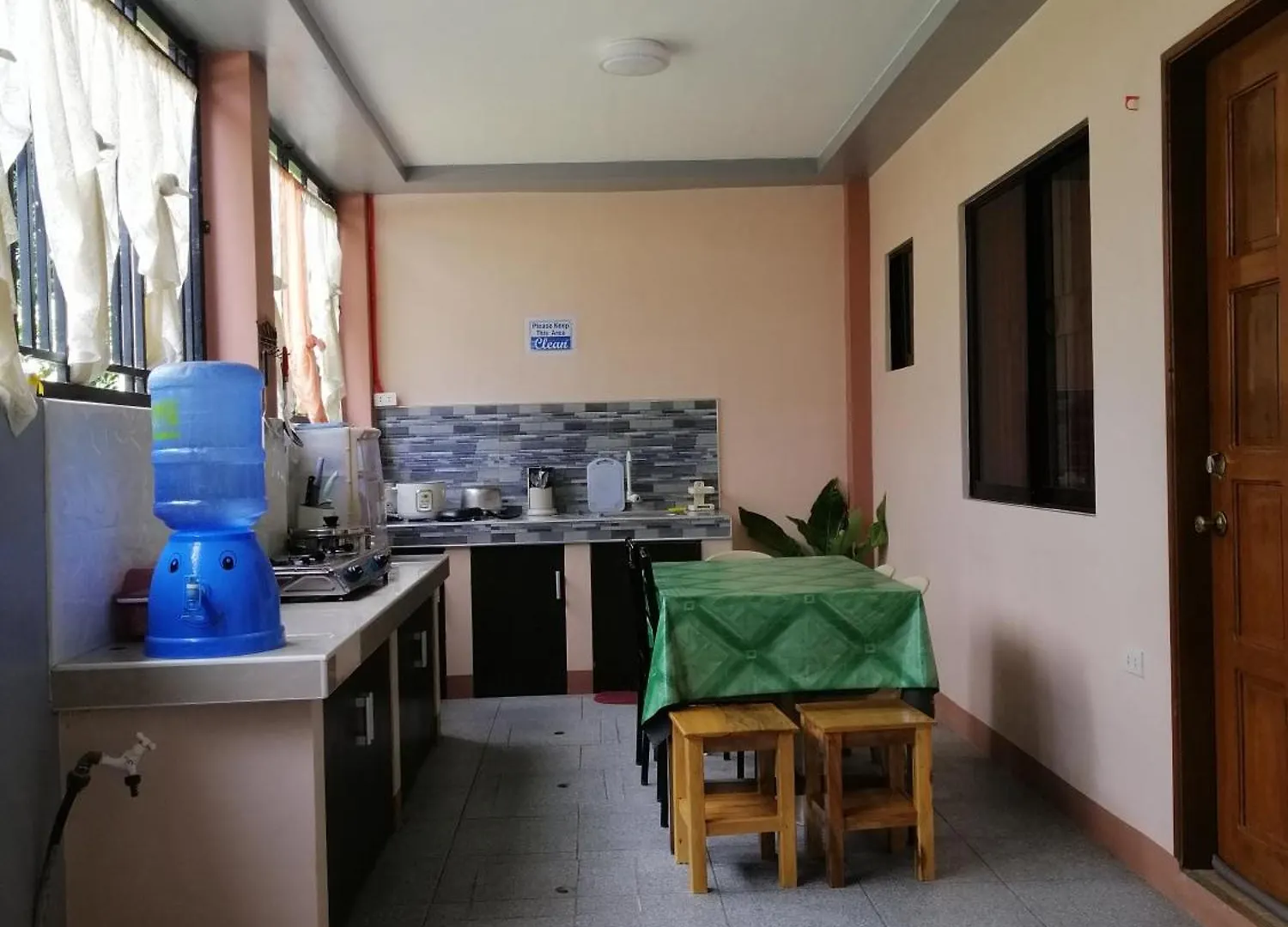 Appartement Merangie Travellers Inn Dauis Philippines